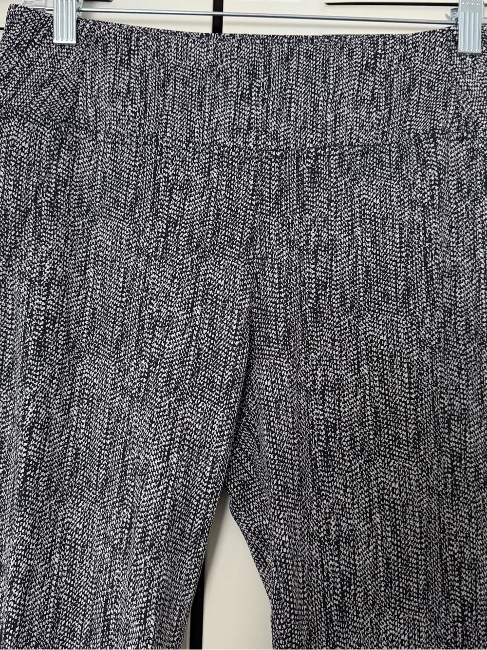 ATHLETA Delancey Skyline Textured ZipperedLeggings Size Medium - Picture 2 of 7
